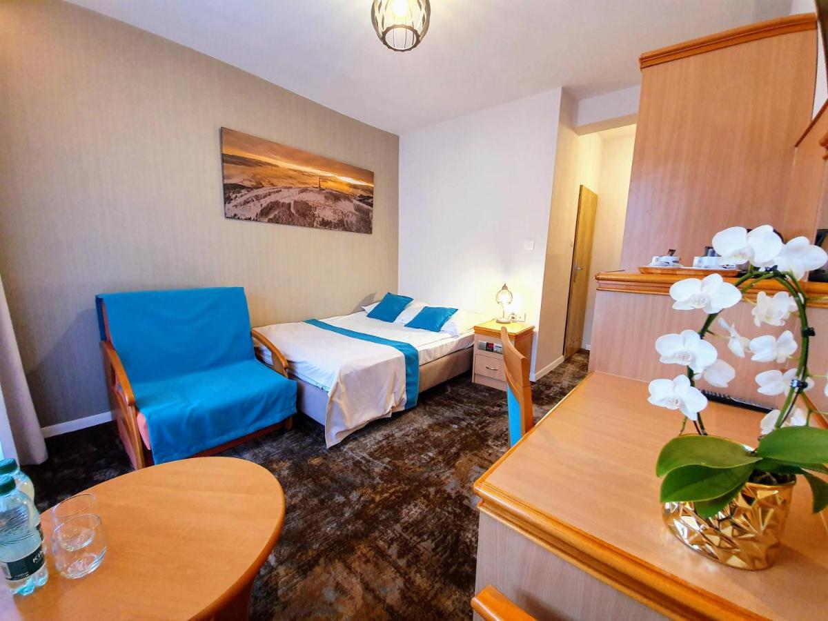 Gosciniec Pod Skrzycznem Hotel Щирк Екстериор снимка